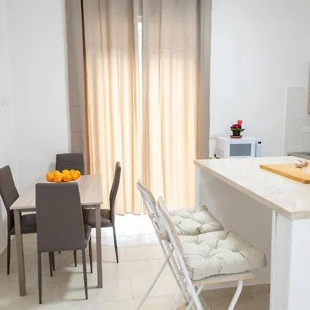 Casa vacanze Allo Scoglio Dei Due Frati *