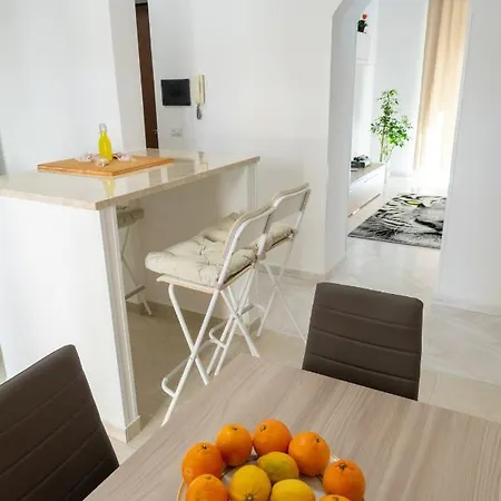 Holiday home Allo Scoglio Dei Due Frati *